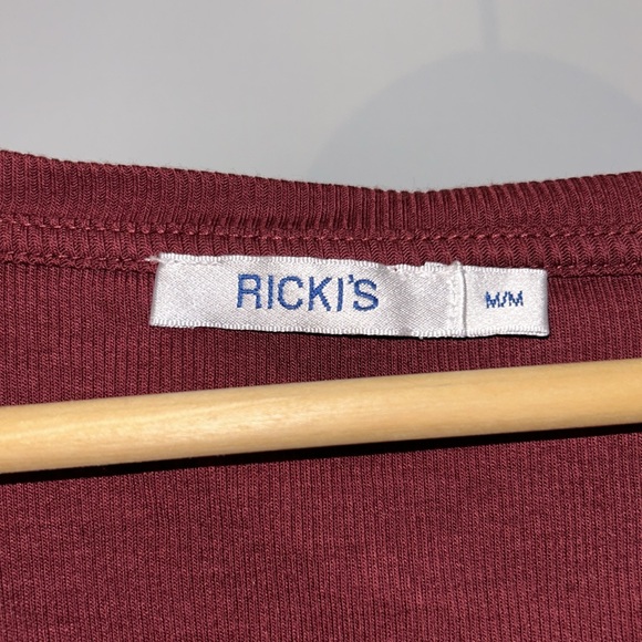 Ricki’s Ribbed Scoop Neck Top - Picture 3 of 4